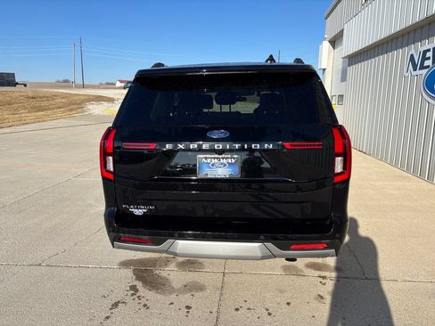 Used 2025 Ford Expedition Platinum AWD/4WD image 5
