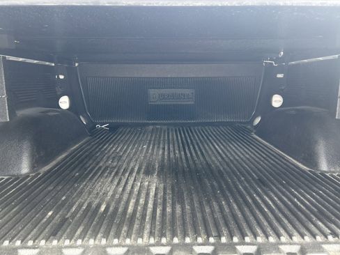 Used 2022 Chevrolet Silverado 1500 Custom image 9