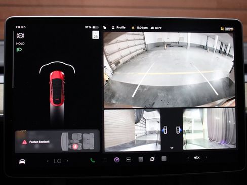 Used 2022 Tesla Model Y Long Range image 16