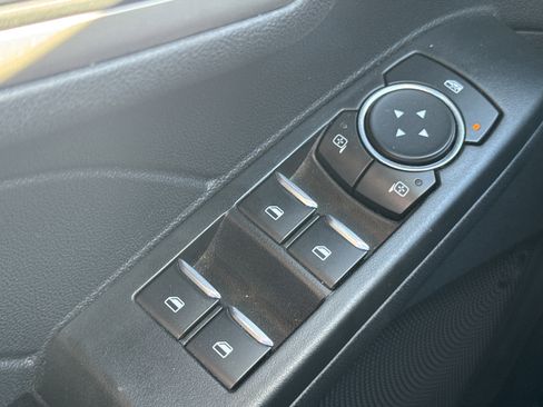 Used 2021 Ford Escape SE image 22