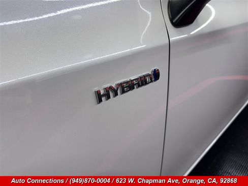 Used 2014 Toyota Prius V Two image 25