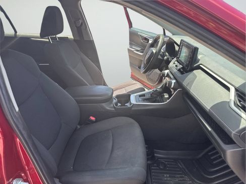 Used 2021 Toyota RAV4 LE AWD/4WD image 34
