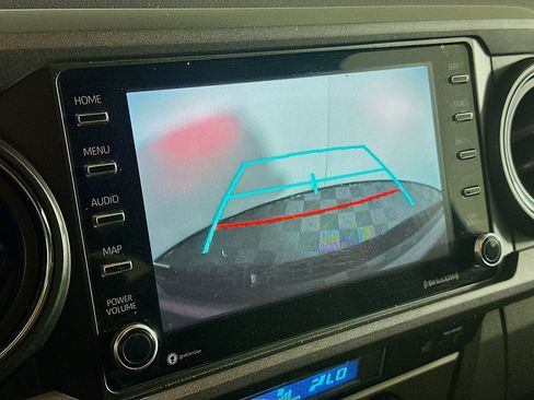 Used 2022 Toyota Tacoma TRD Off-Road image 21