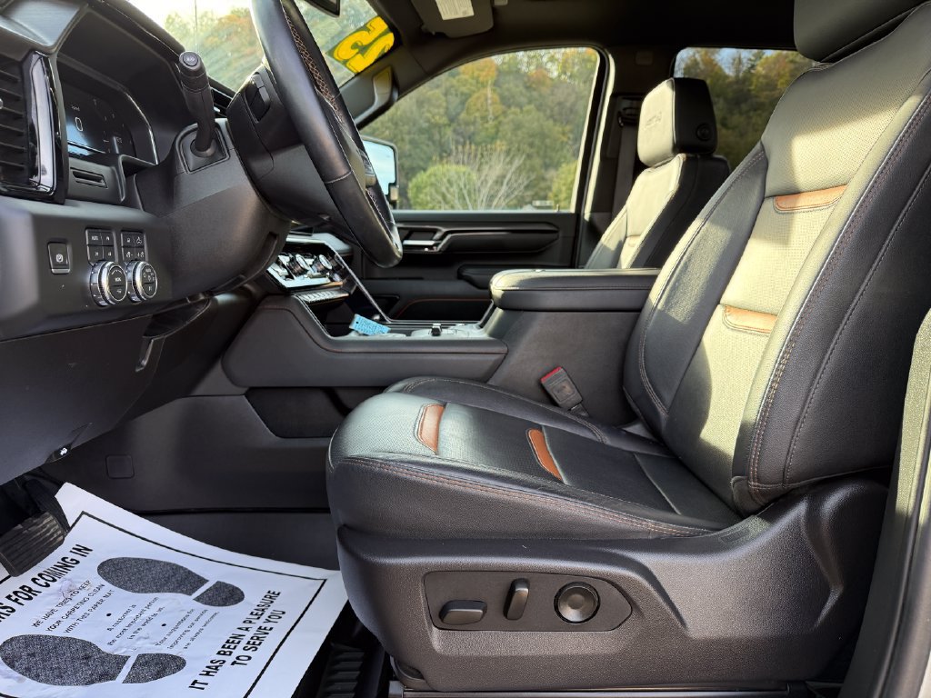 Used 2025 GMC Sierra 2500 AT4 w/ AT4 Preferred Package AWD/4WD image 19