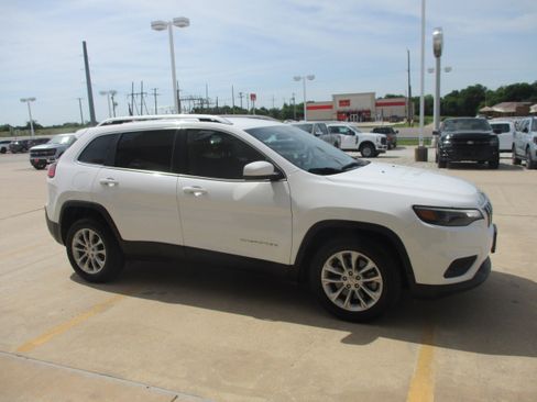 Used 2019 Jeep Cherokee Latitude w/ Popular Appearance Group FWD image 8