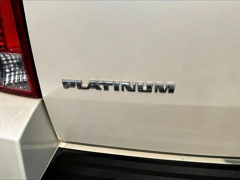 Used 2013 Cadillac Escalade ESV Platinum AWD/4WD image 24