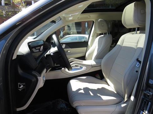 Used 2023 Mercedes-Benz GLS 450 4MATIC image 19