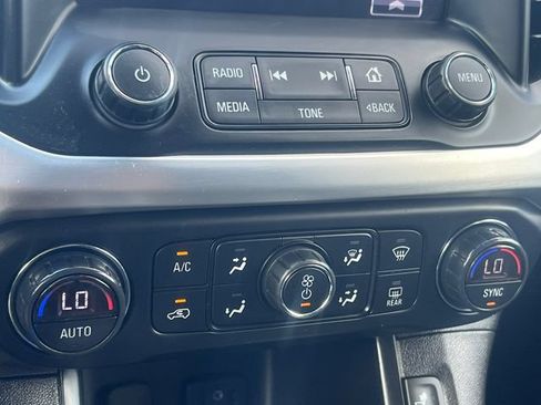 Used 2019 GMC Acadia SLT AWD/4WD image 27