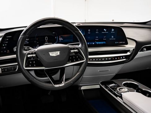 Used 2024 Cadillac Lyriq Luxury w/ LPO, Floor Liner Package image 4