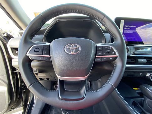 Certified 2025 Toyota Grand Highlander XLE image 24