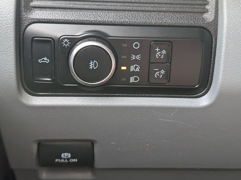 Used 2023 Ford F250 XLT w/ FX4 Off-Road Package AWD/4WD image 11