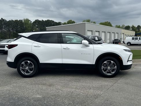 Used 2024 Chevrolet Blazer LT w/ Convenience Package image 11