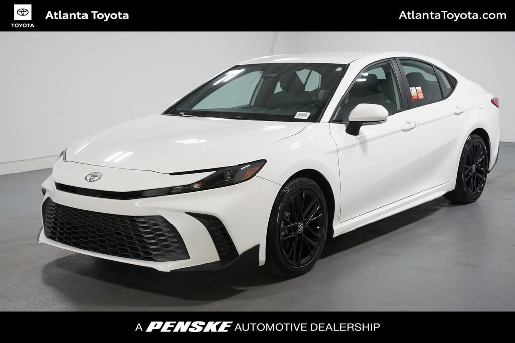 Certified 2025 Toyota Camry SE FWD image 1