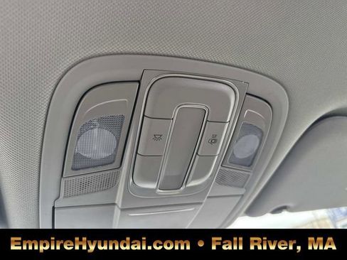 Used 2020 Hyundai Santa Fe SE image 26