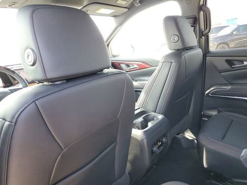 New 2026 Chevrolet Traverse Z71 w/ Enhanced Driving Package AWD/4WD image 10