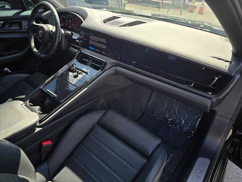 Used 2026 Porsche Panamera RWD image 10