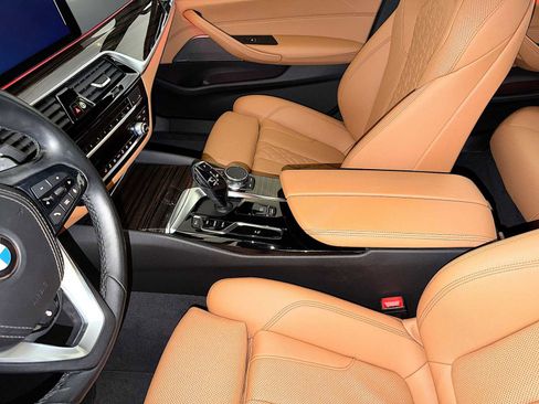 Certified 2023 BMW 530i xDrive 530i xDrive w/ Premium Package image 19