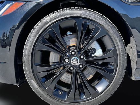 Used 2024 Jaguar XF R-Dynamic SE image 31