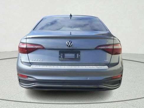 Used 2023 Volkswagen Jetta SE FWD image 5