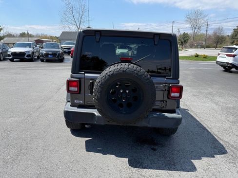 Used 2020 Jeep Wrangler Sport AWD/4WD image 10