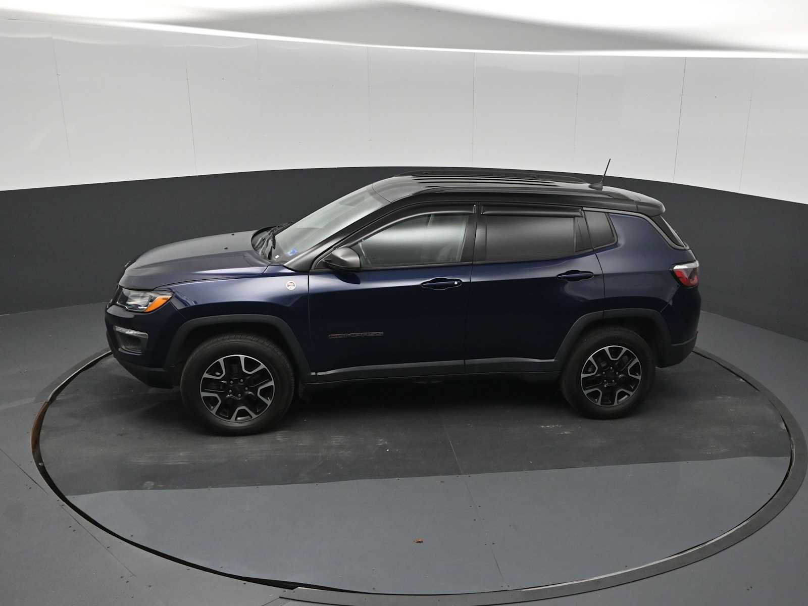 Used 2019 Jeep Compass Trailhawk w/ Popular Equipment Group AWD/4WD image 27