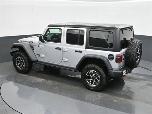 Used 2024 Jeep Wrangler Unlimited Rubicon w/ Capability Package image 27