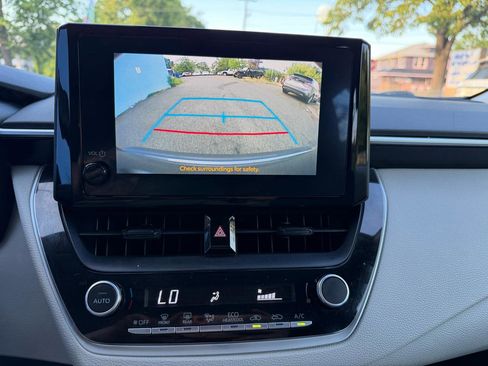 Used 2023 Toyota Corolla LE FWD image 18