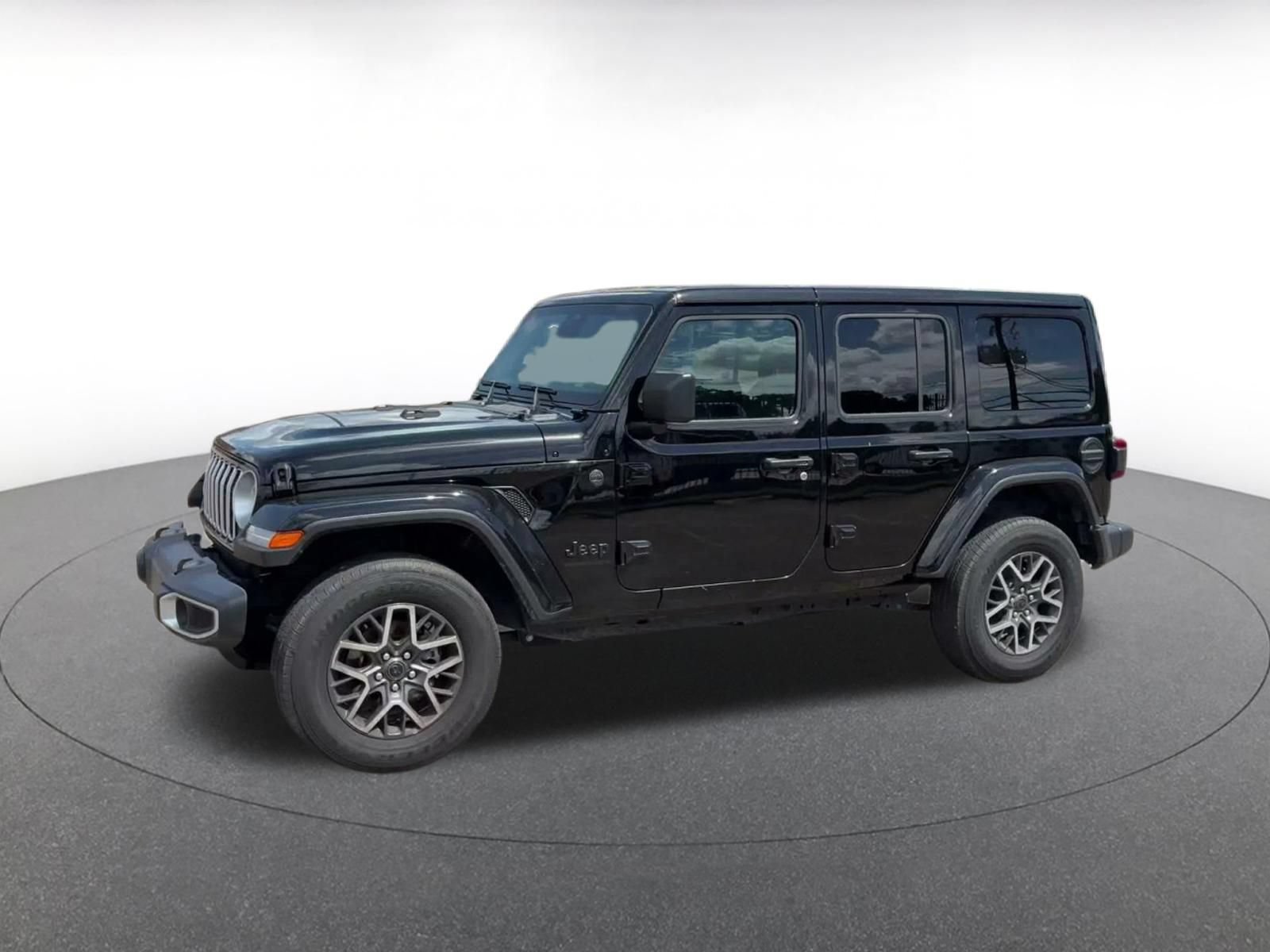 Used 2025 Jeep Wrangler Unlimited Sahara AWD/4WD image 7