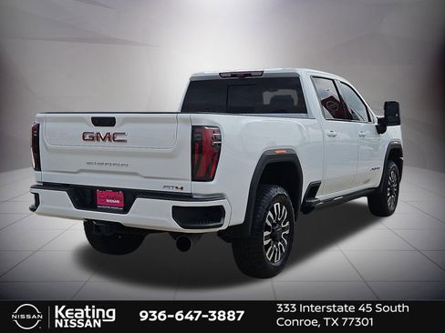 Used 2024 GMC Sierra 2500 AT4 w/ AT4 Premium Plus Package image 3