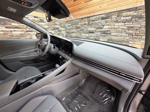 Certified 2023 Hyundai Elantra SEL w/ Convenience Package image 13