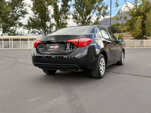 Used 2018 Toyota Corolla LE FWD image 5