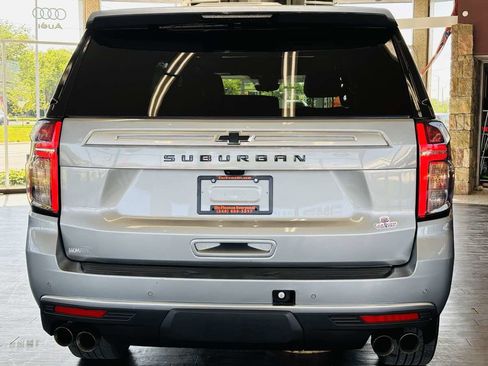 Used 2024 Chevrolet Suburban High Country AWD/4WD image 12