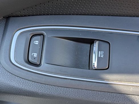 Used 2023 Subaru Ascent Touring AWD/4WD image 39