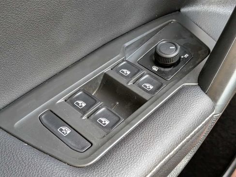 Certified 2024 Volkswagen Tiguan S FWD image 34