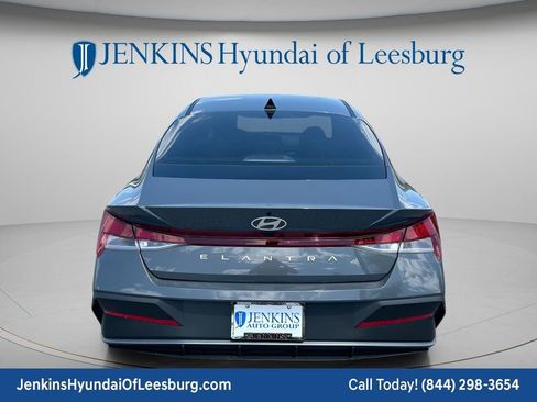 New 2026 Hyundai Elantra SE FWD image 6