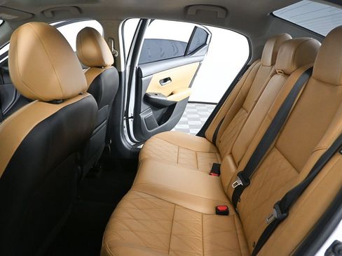 Used 2020 Nissan Sentra SV w/ SV Premium Package image 17