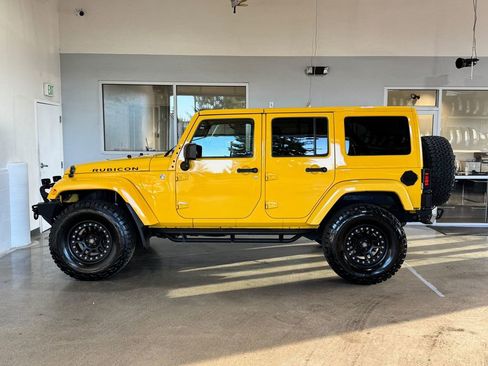 Used 2015 Jeep Wrangler Unlimited Rubicon w/ Max Tow Package image 7