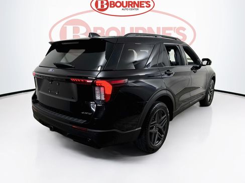 Used 2025 Ford Explorer ST-Line w/ ST-Line Street Pack AWD/4WD image 10