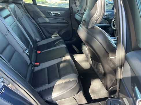 Used 2019 Volvo S60 T6 R-Design image 14
