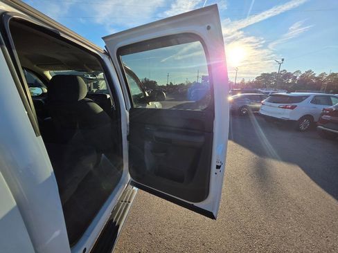 Used 2008 Chevrolet Silverado 2500 LT w/ 2LT Convenience Package image 12