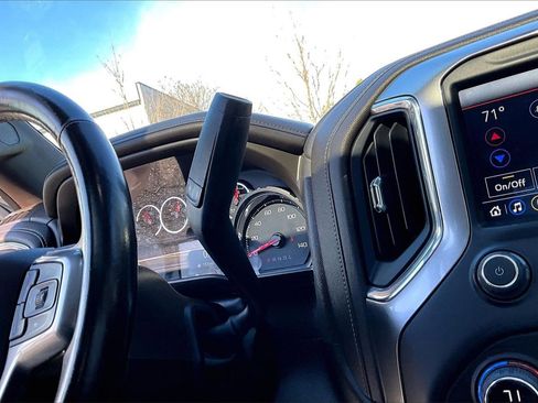 Used 2021 Chevrolet Silverado 1500 LTZ image 30