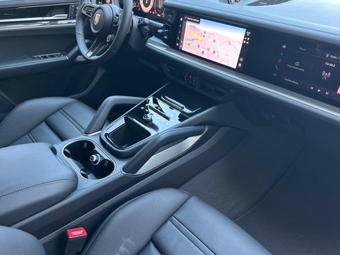 New 2026 Porsche Cayenne GTS AWD/4WD image 18