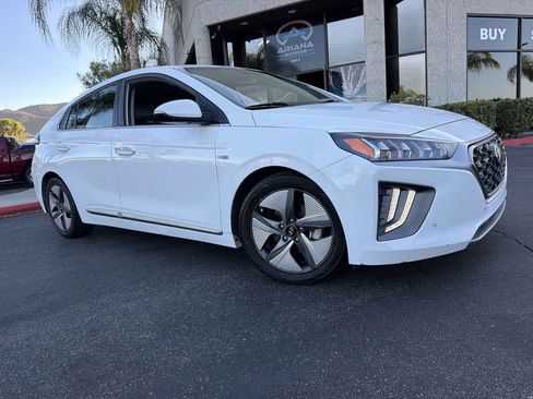 Used 2020 Hyundai Ioniq Limited FWD image 2