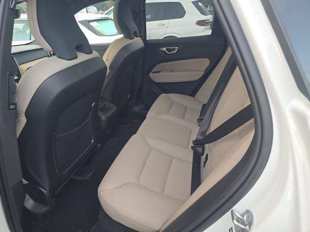 Used 2026 Volvo XC60 B5 Plus AWD/4WD image 5