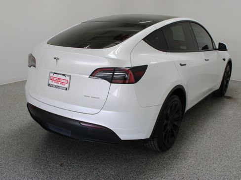 Used 2021 Tesla Model Y Long Range AWD/4WD image 7