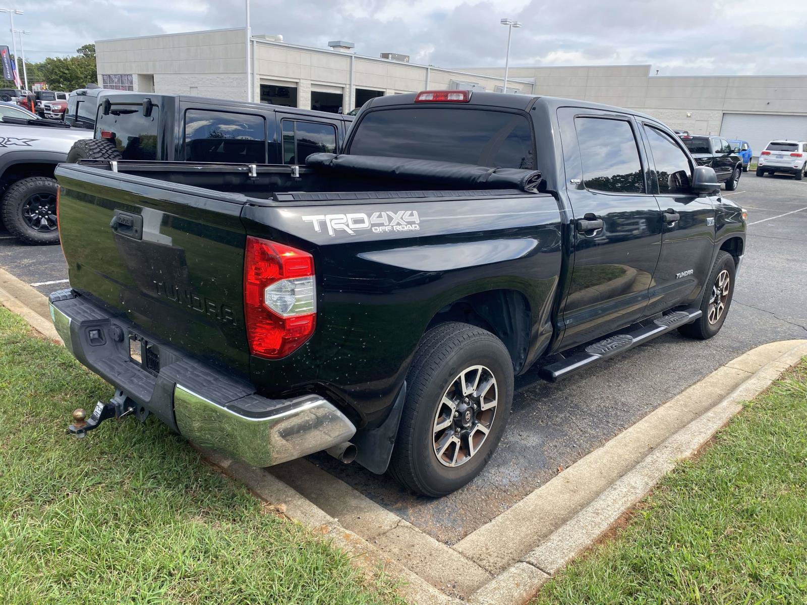 Used 2018 Toyota Tundra SR5 w/ TRD Off Road Package AWD/4WD image 7