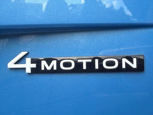 Used 2025 Volkswagen ID. Buzz 1st Edition AWD/4WD image 11