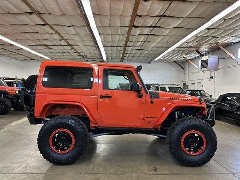 Used 2015 Jeep Wrangler Rubicon w/ Power Convenience Group image 2