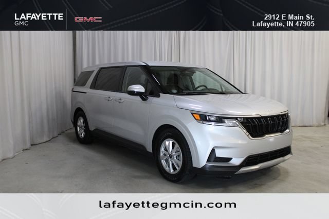 Used 2023 Kia Carnival LX FWD image 1