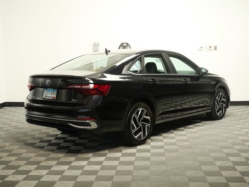 Used 2024 Volkswagen Jetta SEL FWD image 8